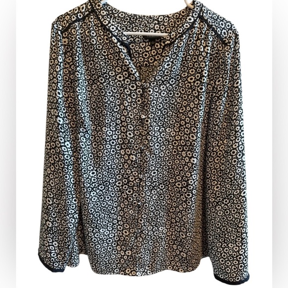 Talbots Long Sleeve Black White Floral Tie Button Down Blouse Sz L - Picture 1 of 12